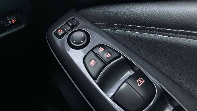 Nissan Juke 1.0 DiG-T 114 N-Connecta 5dr Petrol Hatchback